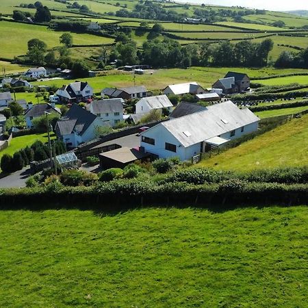 Y Grange Llanfihangel-y-Creuddyn Exterior foto