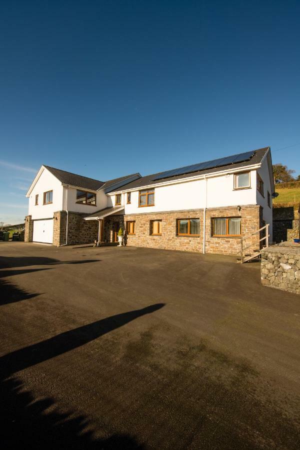 Y Grange Llanfihangel-y-Creuddyn Exterior foto