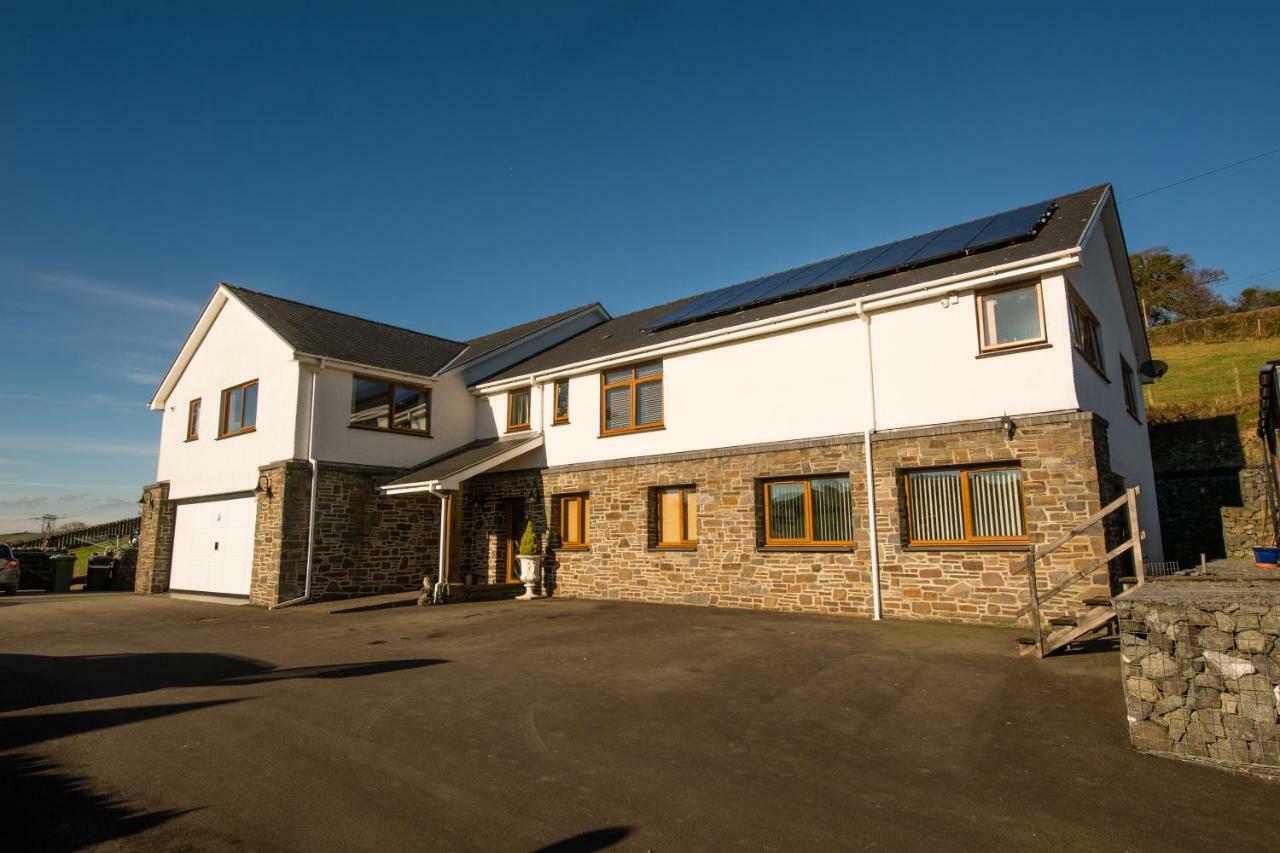 Y Grange Llanfihangel-y-Creuddyn Exterior foto