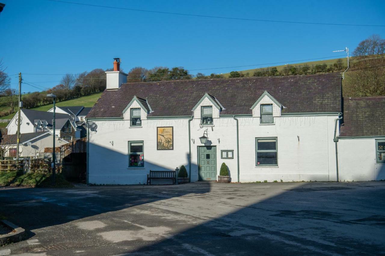 Y Grange Llanfihangel-y-Creuddyn Exterior foto