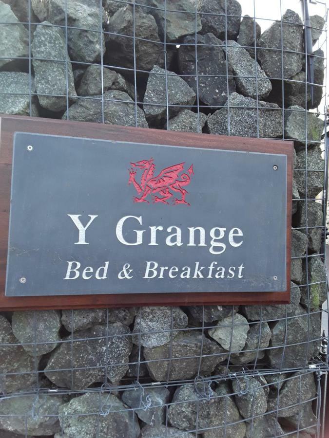Y Grange Llanfihangel-y-Creuddyn Exterior foto
