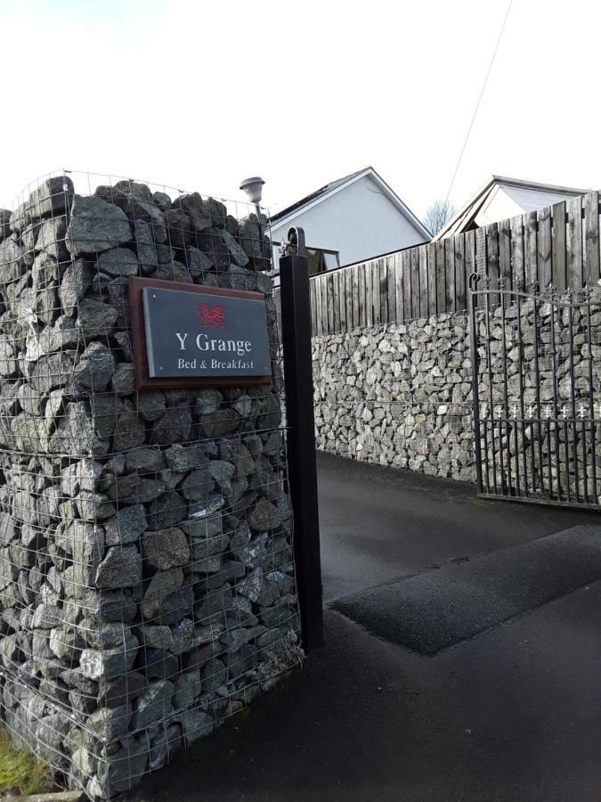 Y Grange Llanfihangel-y-Creuddyn Exterior foto